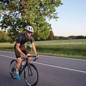 Tomáš Svatoš a jeho nová silniční přilba Hatchey Pace v akci. 🚴‍♂️

@svatostomas #hatchey #bikehelmet #pace